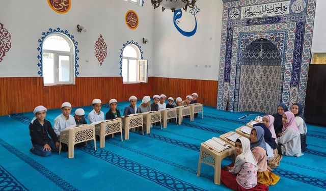 Mutki’de Yaz Kur’an Kursu’nda ‘Ezanı Güzel Okuma Yarışması’