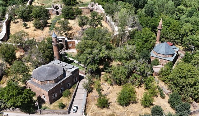 Ahlat’ın asırlık eserleri aynı ihtişamla ayakta