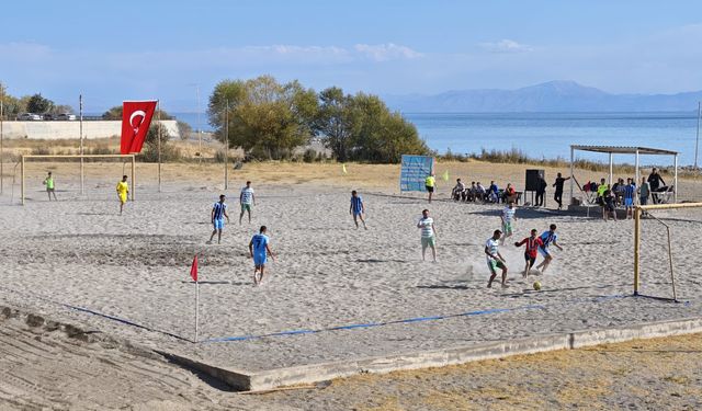 ‘Plaj Futbolu Adilcevaz Etabı’ başladı