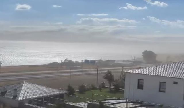 Adilcevaz’da etkili olan rüzgar kameralara yansıdı!