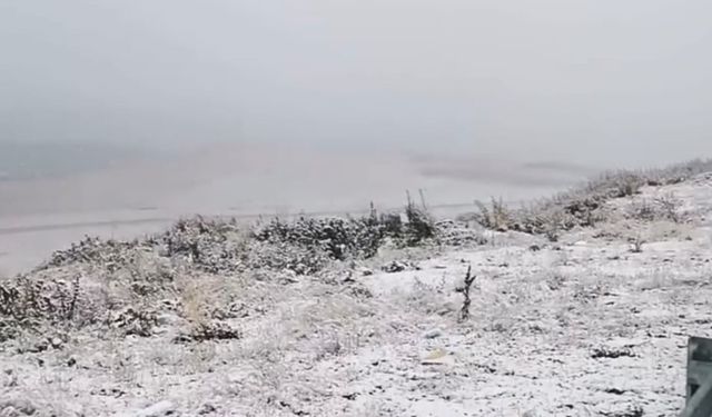 Ardahan’a mevsimin ilk karı yağdı