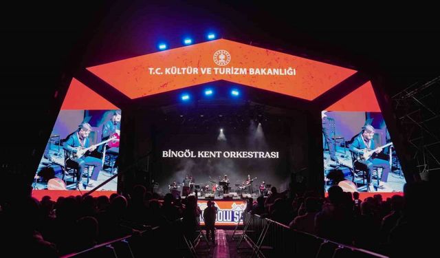 Bingöl’de "Bir Anadolu Şenliği" türkülerle devam etti