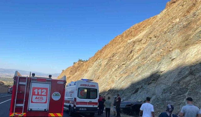 Bingöl’de otomobil takla attı: 3 yaralı