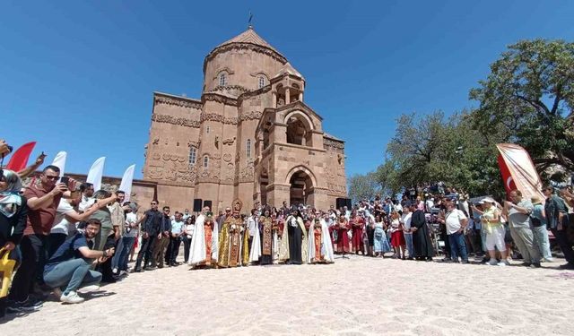 Ermeni ayini sona erdi