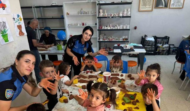 Hakkari polisinden miniklere seramik sürprizi