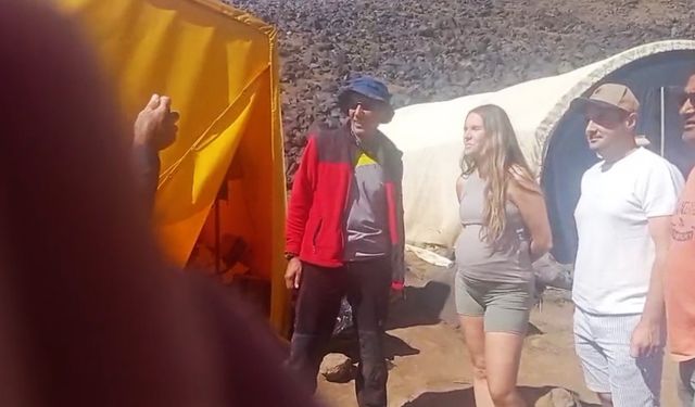 Hamile turist dağcı Ağrı Dağı’na tırmanışa geçti