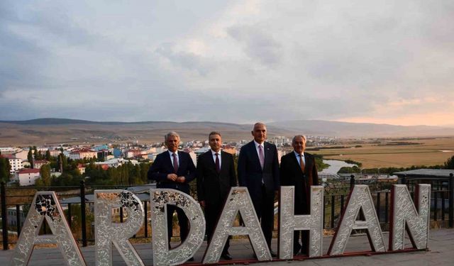 Kültür ve Turizm Bakanı Ersoy, tarihi Ardahan kalesinde inceleme yaptı