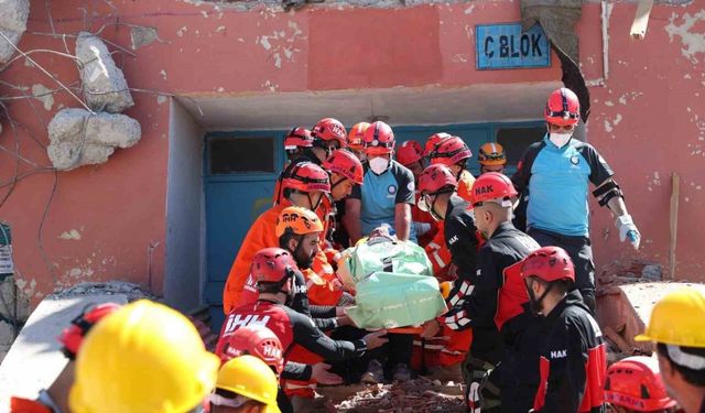 Muş’ta 7.2 büyüklüğünde deprem senaryosuyla tatbikat yapıldı