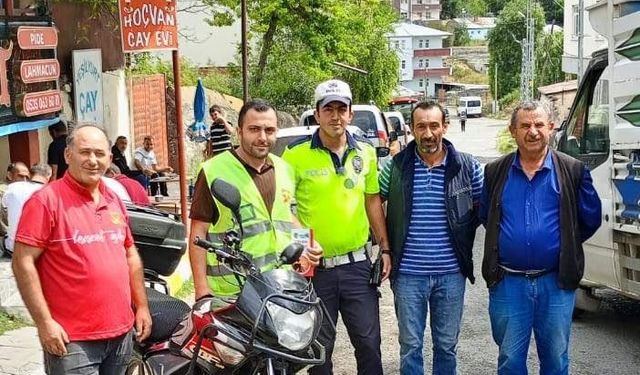 Trafik ekiplerinden motosiklet sürücülerine bilgilendirme