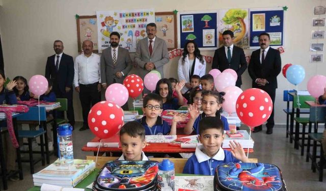 Vali Ali Çelik’ten öğrencilere eğitim öğretim yılı hediyesi