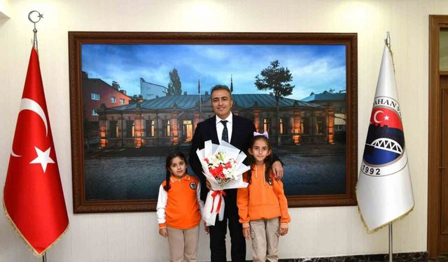 Vali Çiçek, İlköğretim Haftasında öğrencileri ağırladı