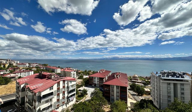 Ahlat’ta bulut geçişleri hayranlık uyandırdı
