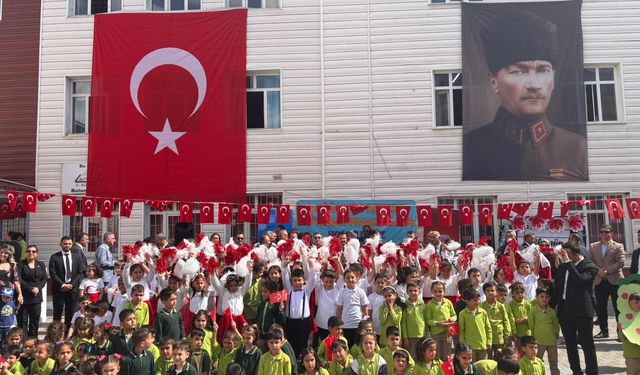 Ahlat’ta İlköğretim Haftası etkinliklerle kutlandı