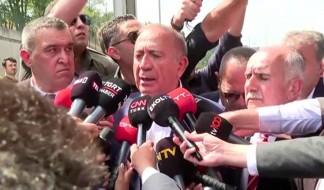 Gürsel Tekin yoğun güvenlik önlemleriyle CHP İstanbul İl Başkanlığı’na geldi.