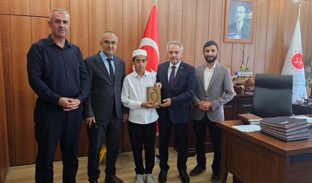 Emircan Yaman,  ‘Kur'an-ı Güzel Okuma’ yarışmasında İl 1.'si oldu