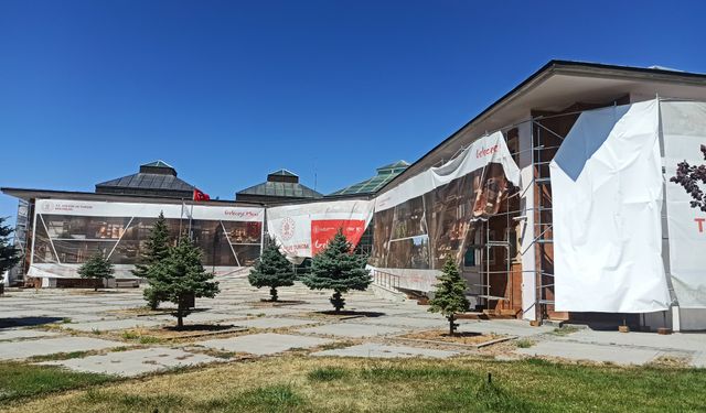 Ahlat Müzesi’nde yenileme çalışmaları sürüyor