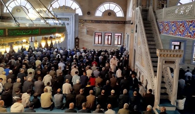 Tatvan Müftüsü’nden Şiddet Çağrısı: “Artık Yeter, Kardeşliğe Sarılalım”