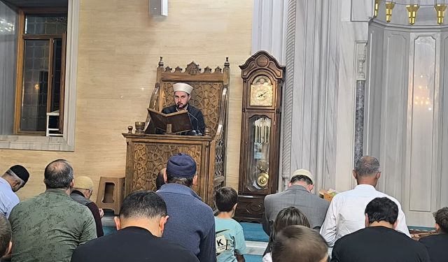 Tatvan’da Mevlid Kandili Dualarla İdrak Edildi