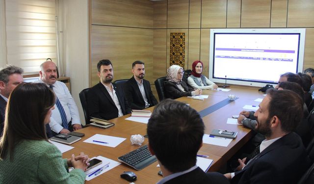 Bitlis’te sağlık hizmetleri değerlendirme toplantısı gerçekleştirildi