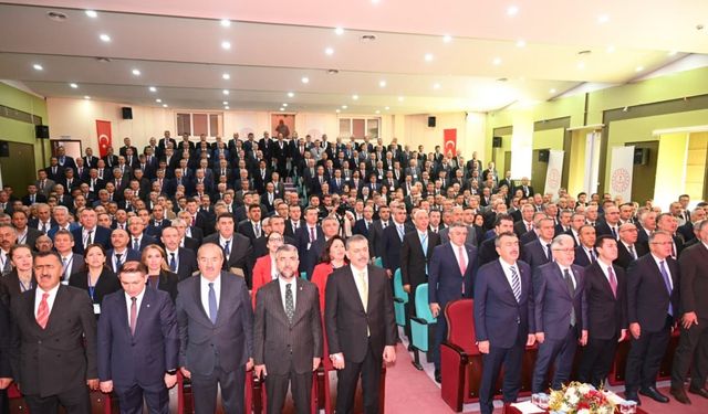 Bakan Tekin: "Biz büyük bir camiayız"