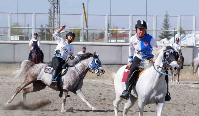 Erzurum’da Anadolu’nun köklü geleneği cirit rüzgârı esti