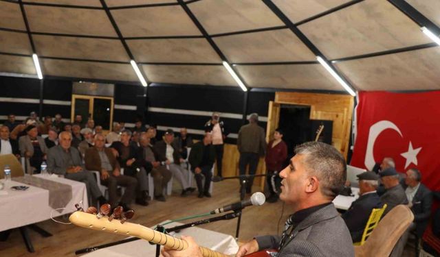 Halk ozanlığı geleneğinin ustası anıldı: Aşık Mevlüt İhsani unutulmadı