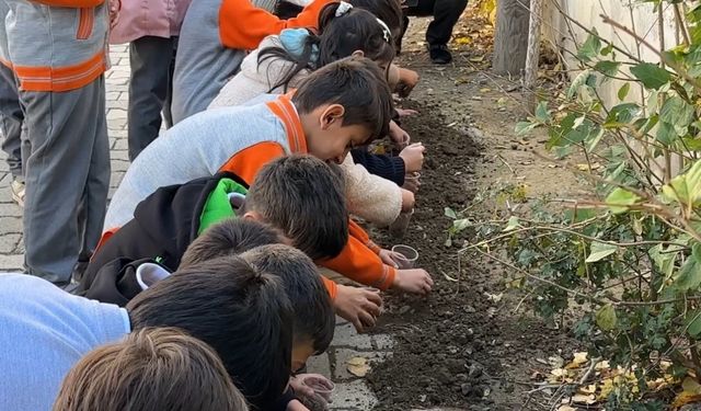 Konya’dan Yüksekova’ya gönül köprüsü: Ata tohumları toprakla buluştu