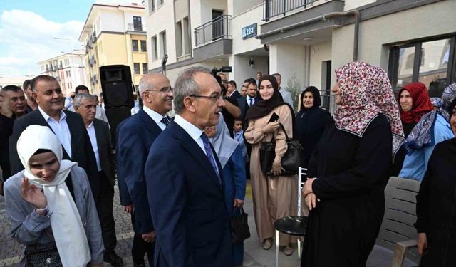 Malatya’da bin 130 konutun anahtarları hak sahiplerine teslim edildi