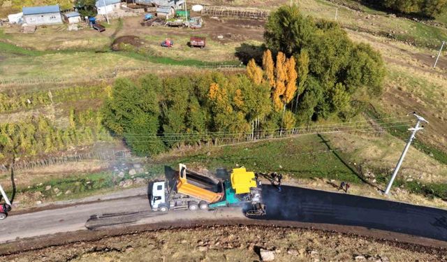 Muş’ta yol ağı genişliyor: 70 kilometrelik sıcak asfalt tamamlandı