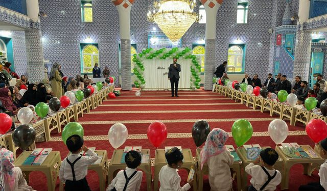 Adilcevaz’da miniklerden “Bed’-i Besmele” sevinci