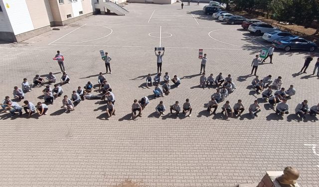 Güroymak'ta genç yüreklerden Gazze’ye sessiz bir mesaj