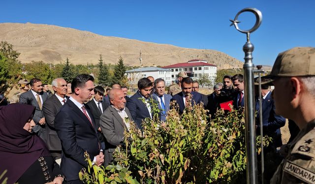Şehit polis Mahmut İkibeş, kabri başında anıldı