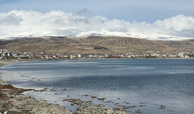 Nemrut beyaz gelinliğini giydi