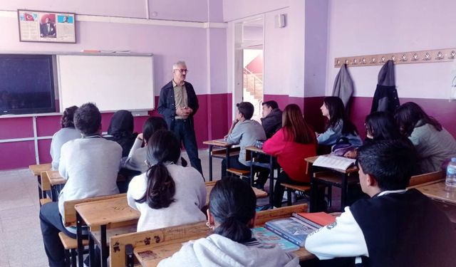 Öğrencilere manevi değerler üzerine sohbet programı
