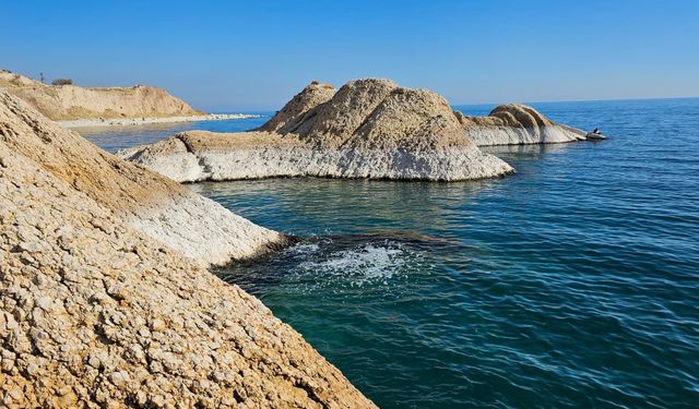 Adilcevaz Sahilleri Kasımda Yazı Aratmıyor