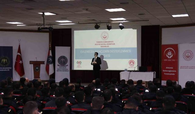 "Ailemle Güvendeyim" projesi kapsamında 712 polis adayına eğitim verildi