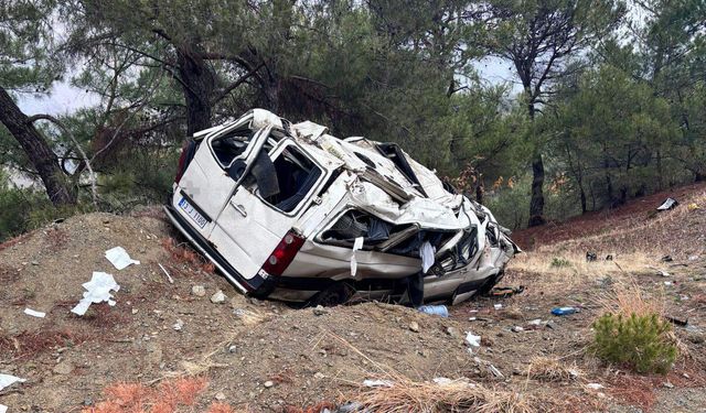 Doğanşehir’de minibüs takla atarak şarampole devrildi: 1 kişi yaralandı