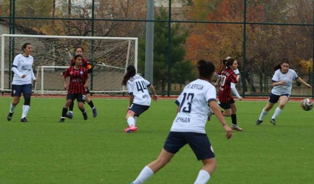 Erzincan’ın kızları Ağrı’ya 5-0 yenildi