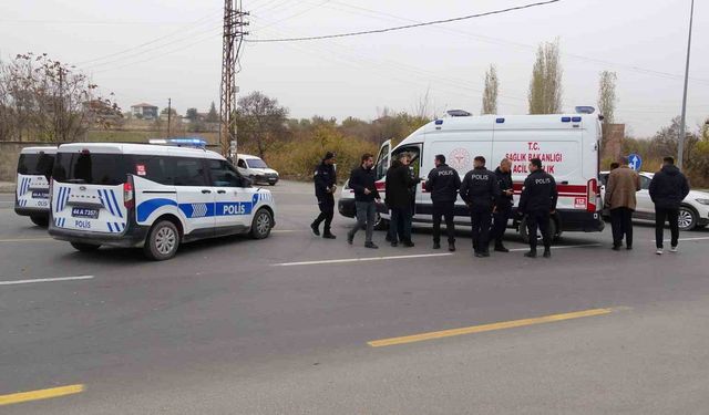 Görev sırasında fenalaşan polis memuru hastaneye kaldırıldı