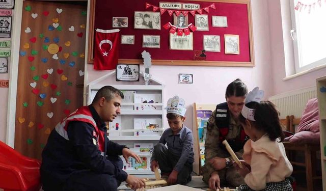 Jandarmadan çocuklara destek