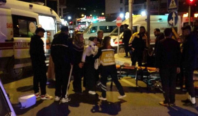 Kazaya karışan sürücü aracı bırakıp kaçtı: 3 yaralı