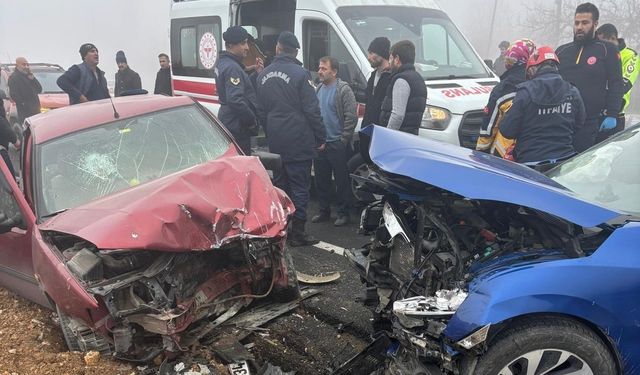 Malatya’da iki otomobil çarpıştı: 5 yaralı