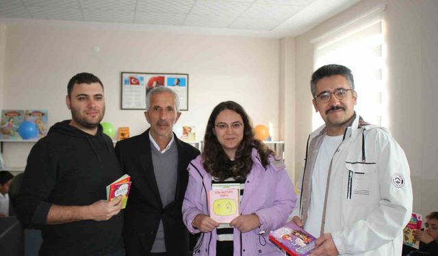 Malazgirt İlkokulu öğrencileri yeni kütüphanelerine kavuştu