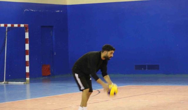 Sarıkamış’ta voleybol turnuvasında jandarma rüzgarı esti