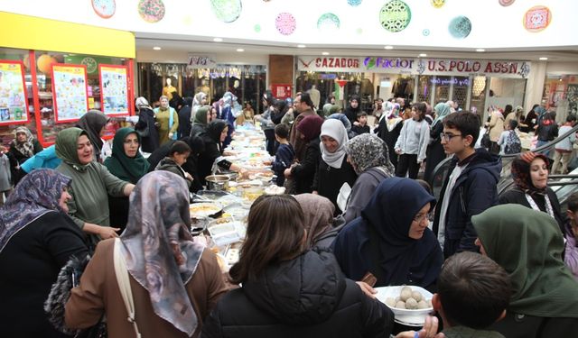 Ahlat halkı Gazze için seferber oldu! Toplanan miktar şaşırttı