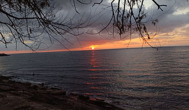 Ahlat’ta gün doğumu güzel manzaralar oluşturdu