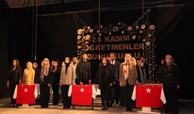 Ahlat’ta "24 Kasım Öğretmenler Günü" kutlandı