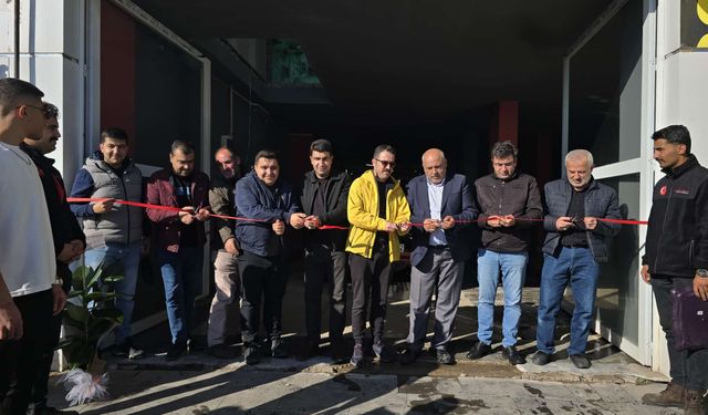 Ahlat’ta yeni bir oto aksesuar merkezi açıldı