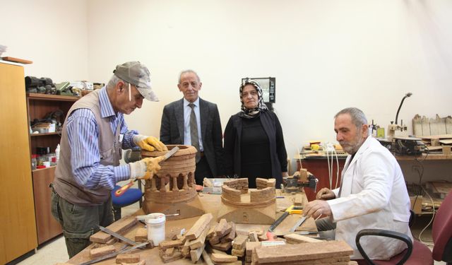 Ahlat’ta tarihi yapıların minyatürleri hazırlanıyor