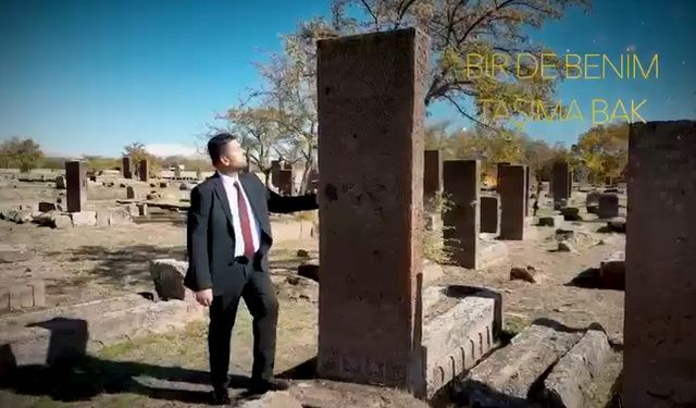 Başkan Gülmez “Ben Ahlat’ım” şiirini seslendirdi